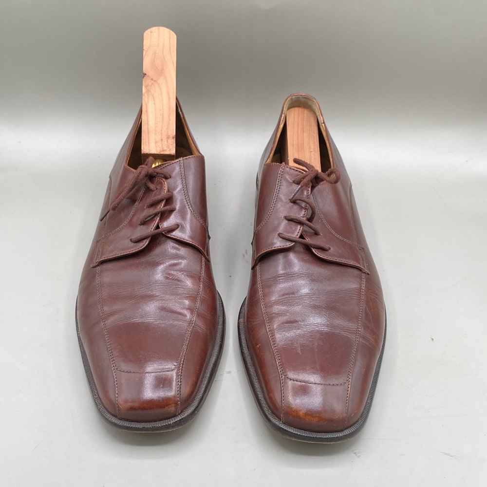 Florsheim Classic Brown Leather Oxfords (lot 423)